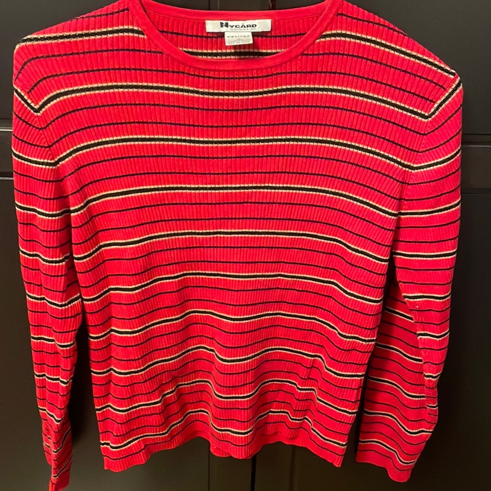 Women’s petite size m. Nygard collection sweater. Red/black/gold.